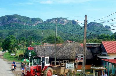 Discover VIÑALES centro abitato tipico cubano